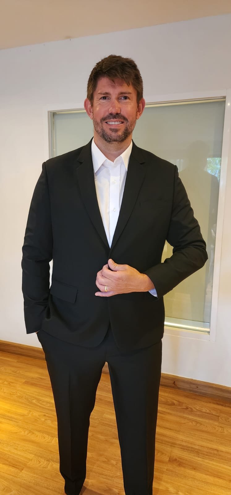 black-tailored-suit
