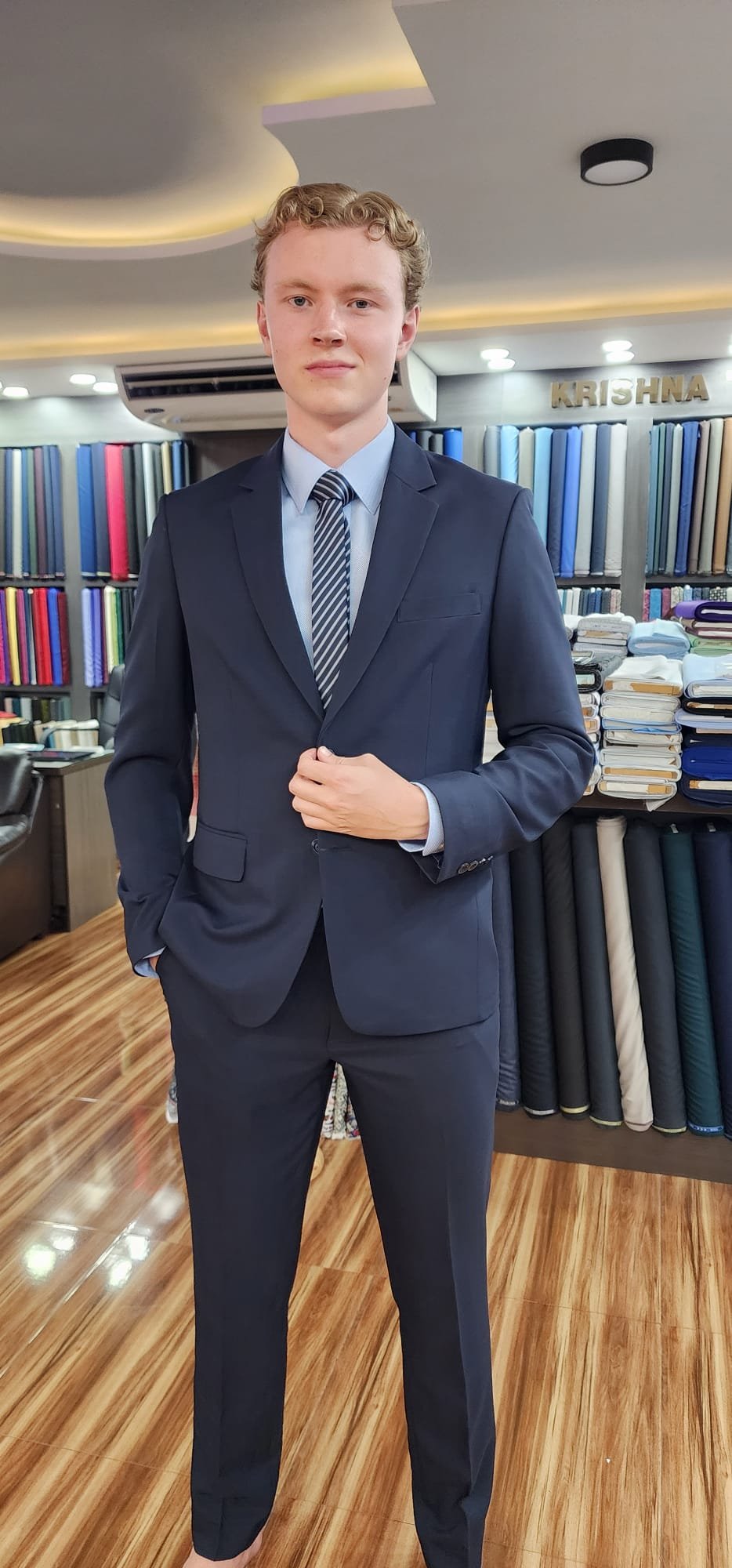 navy-classic-suit